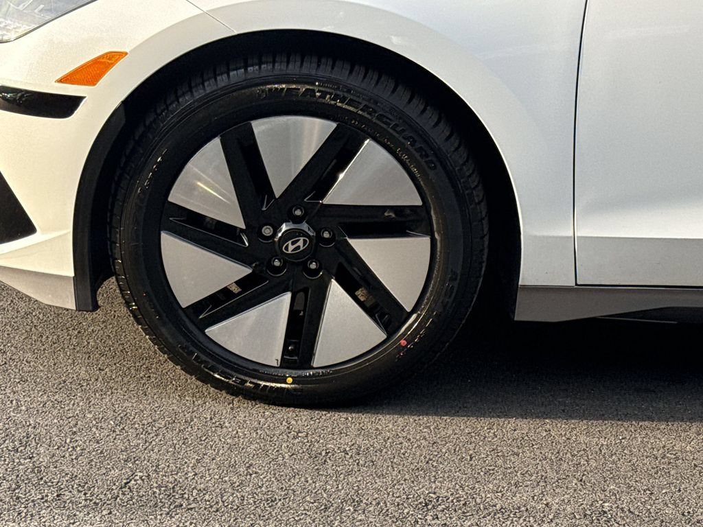 Used 2024 Hyundai Ioniq 6 SE RWD image 18