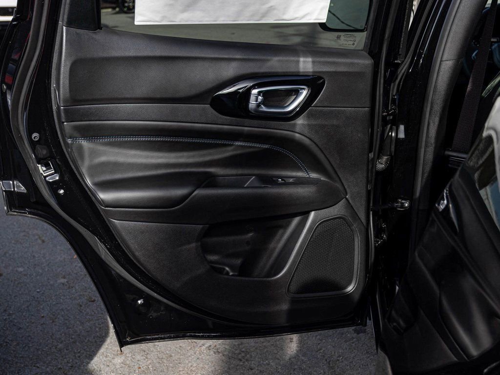 New 2026 Jeep Compass Latitude image 12