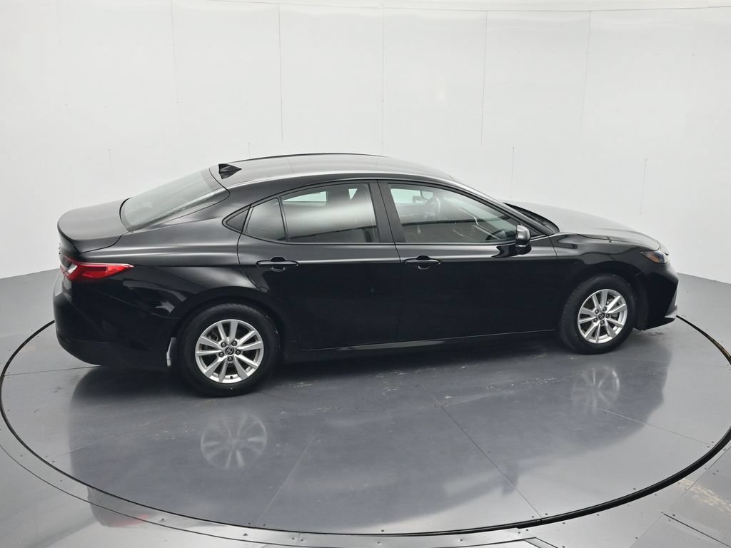 Used 2025 Toyota Camry LE FWD image 31