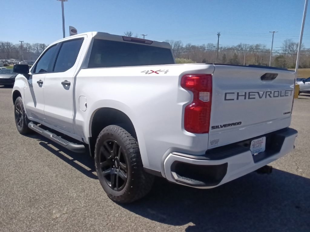 Used 2023 Chevrolet Silverado 1500 Custom w/ 2.7L Blackout Package image 5
