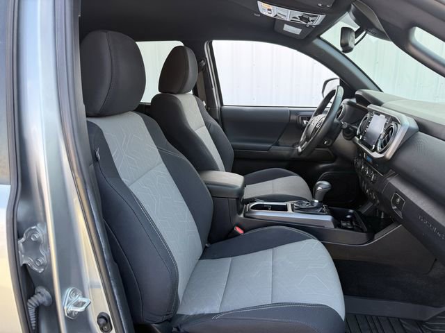 Used 2022 Toyota Tacoma TRD Off-Road image 29