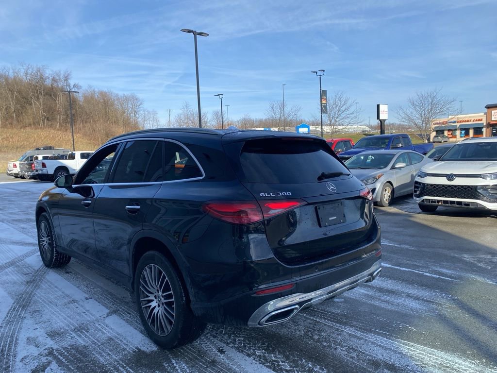 Used 2024 Mercedes-Benz GLC 300 4MATIC image 4