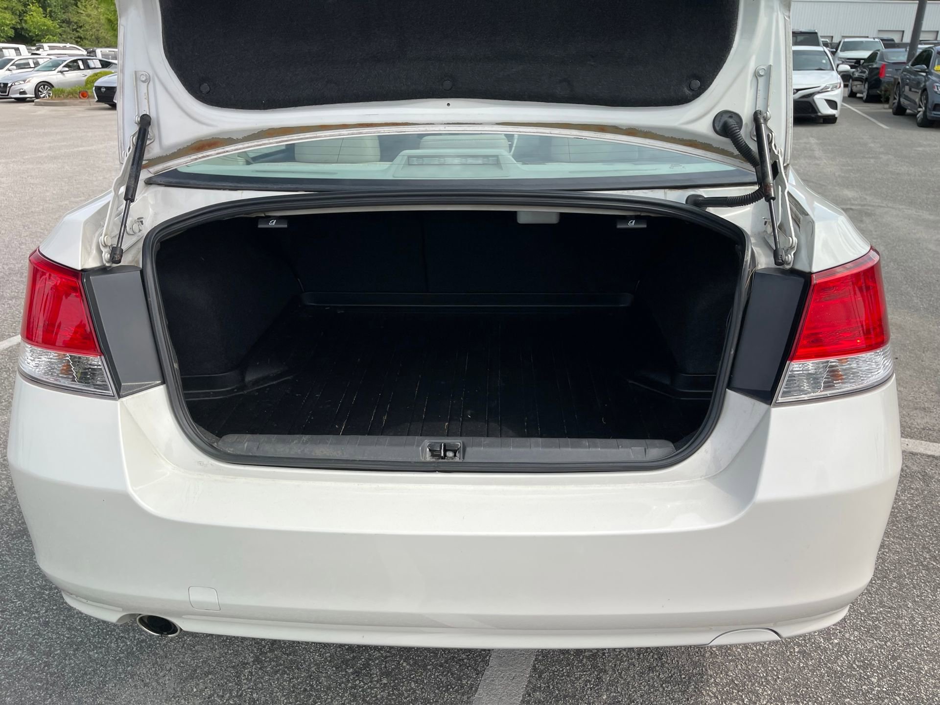 Used 2014 Subaru Legacy 2.5i Premium AWD/4WD image 22