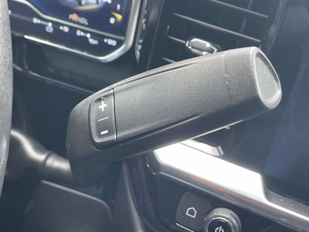 Used 2022 Chevrolet Silverado 1500 LT AWD/4WD image 30