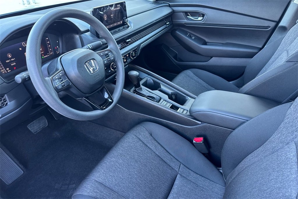 Certified 2025 Honda Accord SE image 9