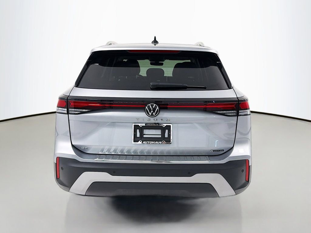 Used 2025 Volkswagen Tiguan SE image 6