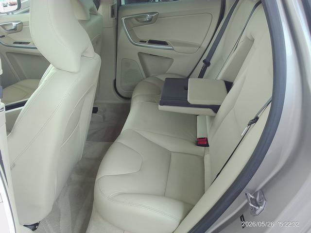 Used 2015 Volvo XC60 T6 Platinum AWD/4WD image 5