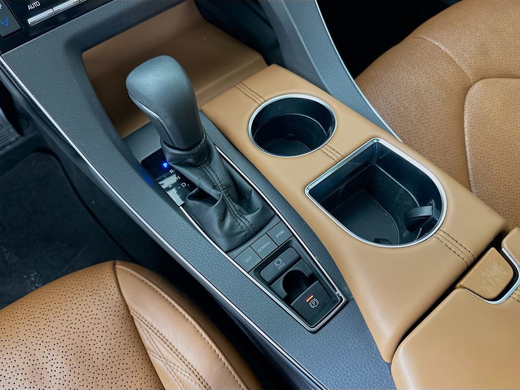 Used 2019 Toyota Avalon Limited w/ Advanced Safety Package FWD image 17