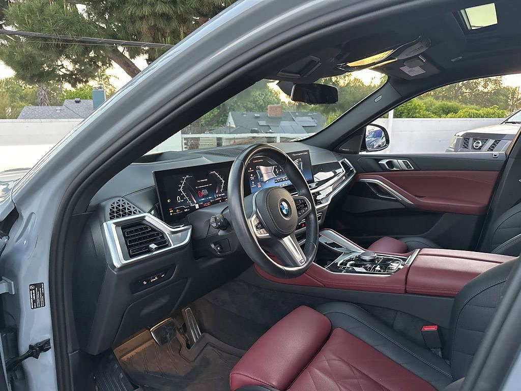 Used 2025 BMW X6 xDrive40i w/ Premium Package AWD/4WD image 9