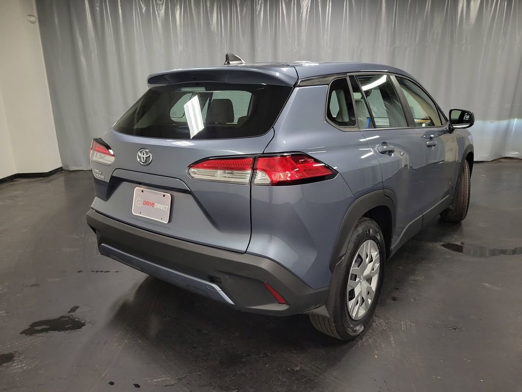 Used 2025 Toyota Corolla Cross L image 9