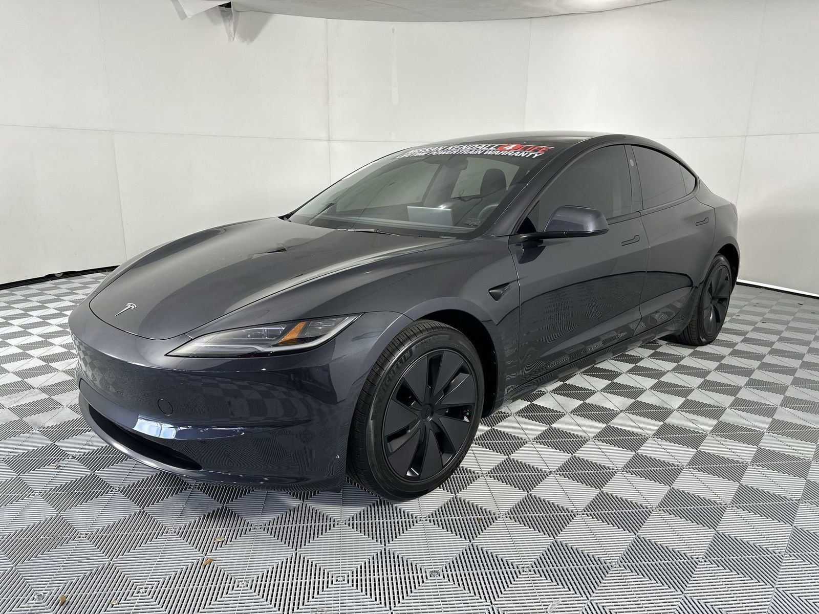 Used 2025 Tesla Model 3 image 4