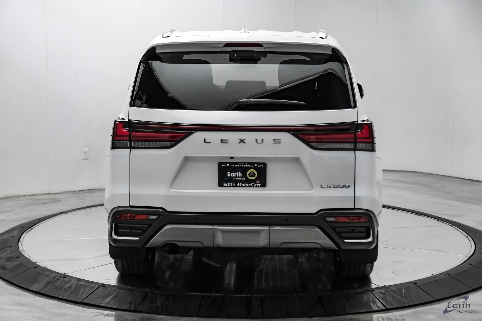 Used 2023 Lexus LX 600 4WD w/ Accessory Package (Z1) image 13