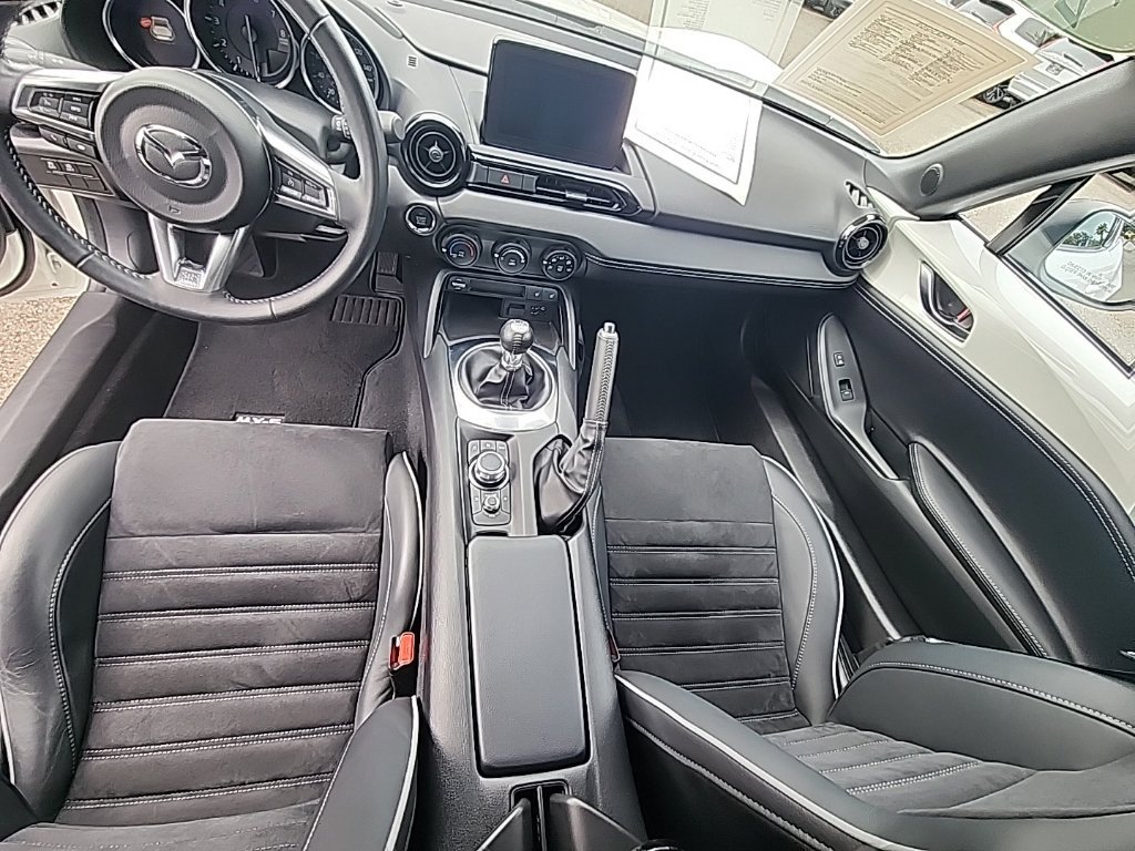 Used 2023 MAZDA MX-5 Miata Club RWD image 18
