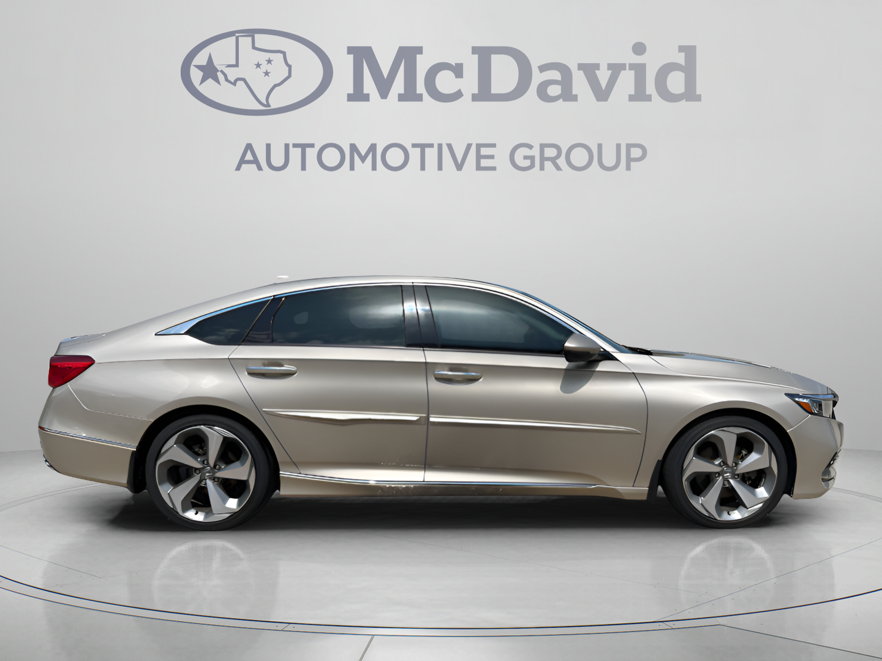Used 2018 Honda Accord Touring image 7
