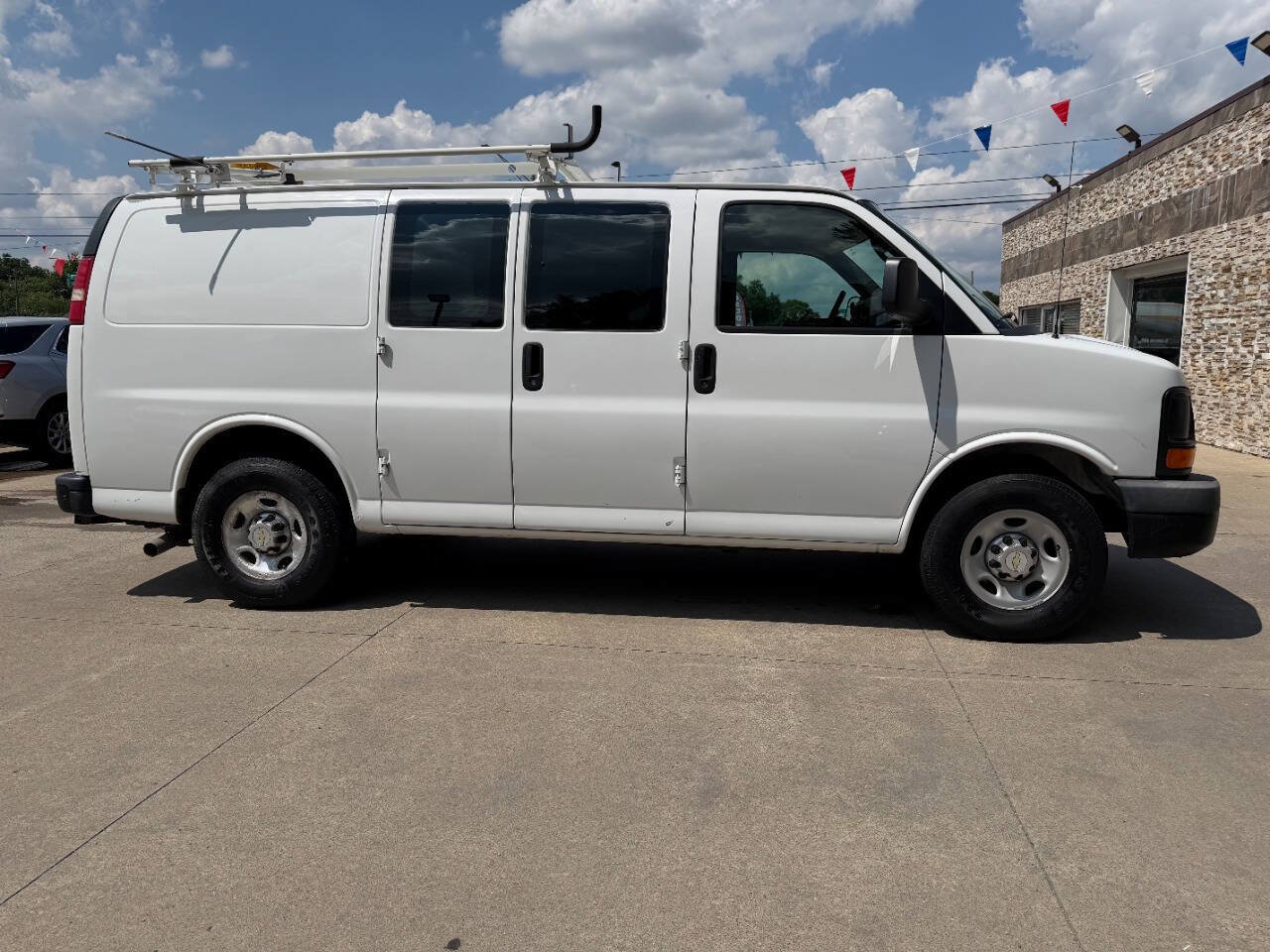 Used 2012 Chevrolet Express 2500 w/ Cold Climate Package RWD image 6
