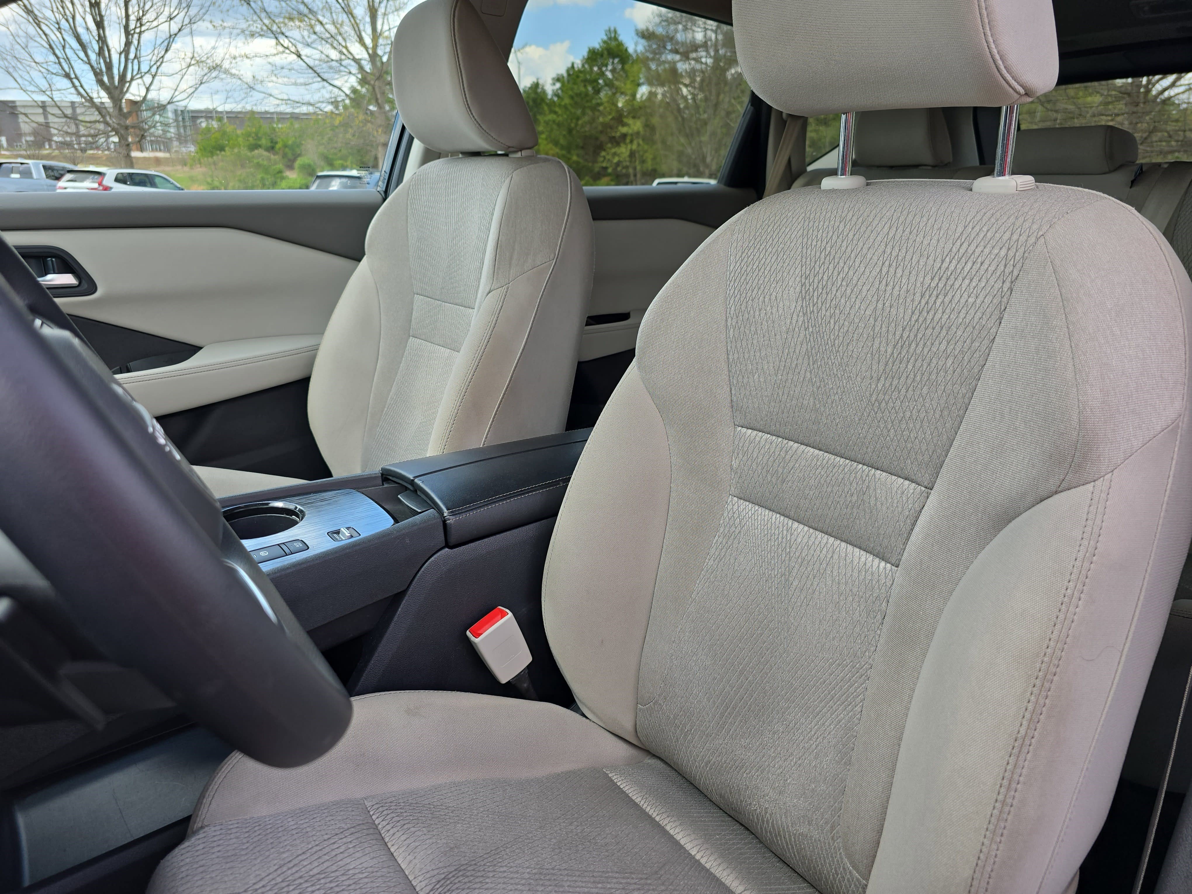 Used 2024 Nissan Rogue SV image 16