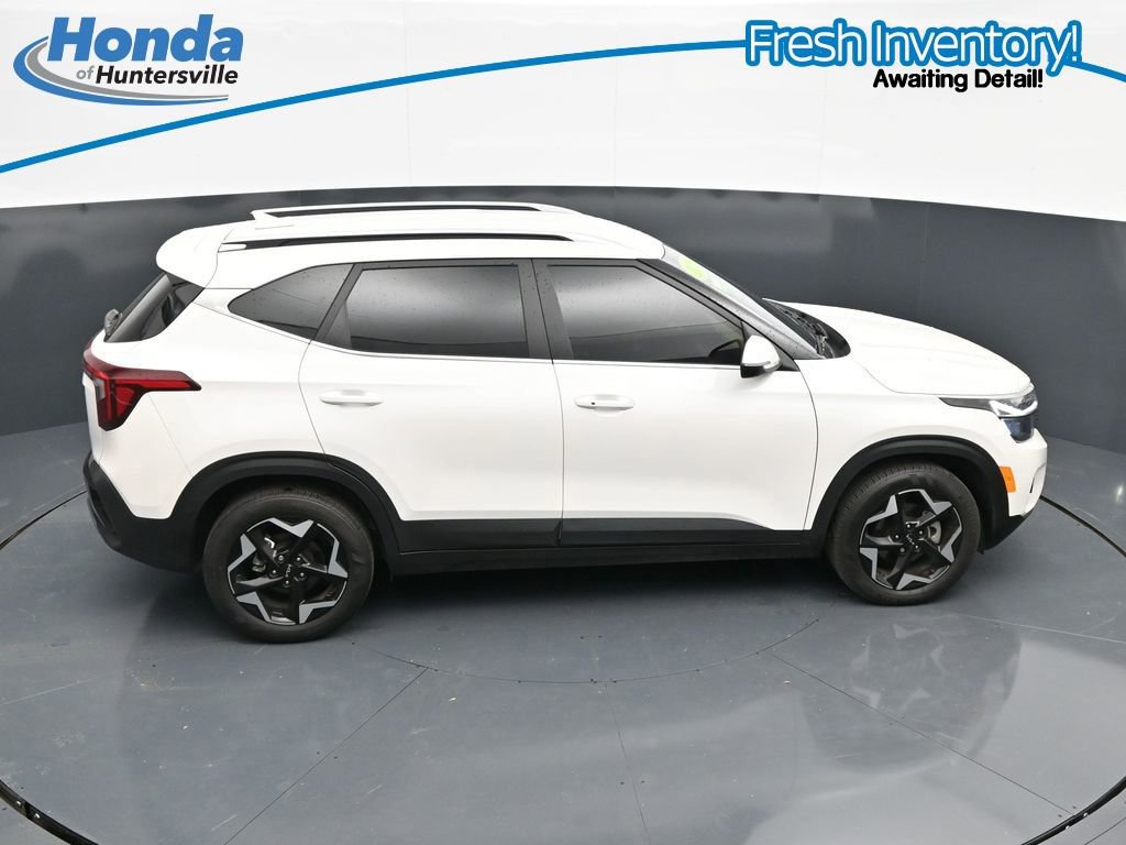 Used 2025 Kia Seltos EX FWD image 30