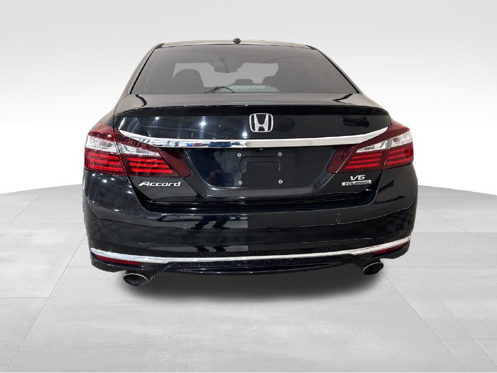 Used 2017 Honda Accord Touring image 4
