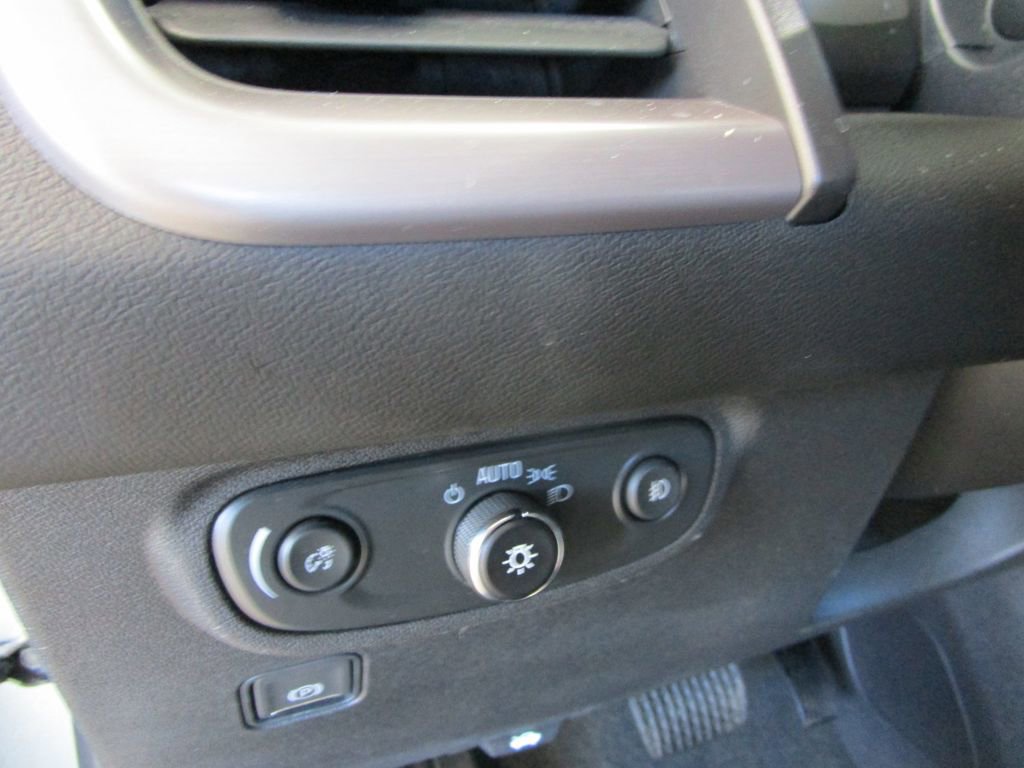 Used 2024 GMC Terrain AT4 image 22