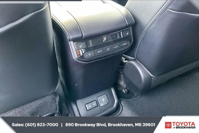 Used 2022 Toyota Highlander Platinum image 25