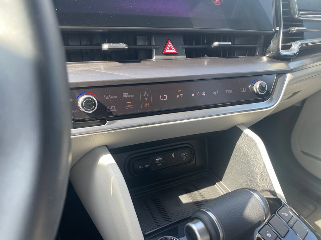 Used 2024 Kia Sportage EX FWD image 17