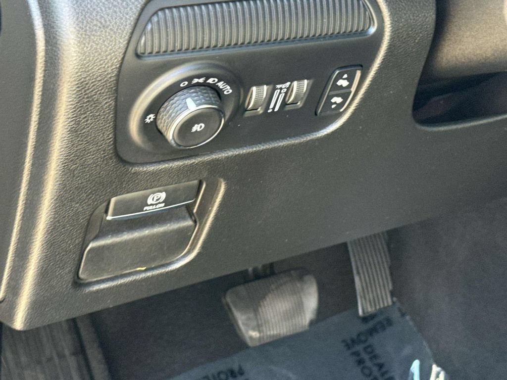 Used 2024 Jeep Wagoneer L Series II w/ Flexible Seating Group RWD image 26