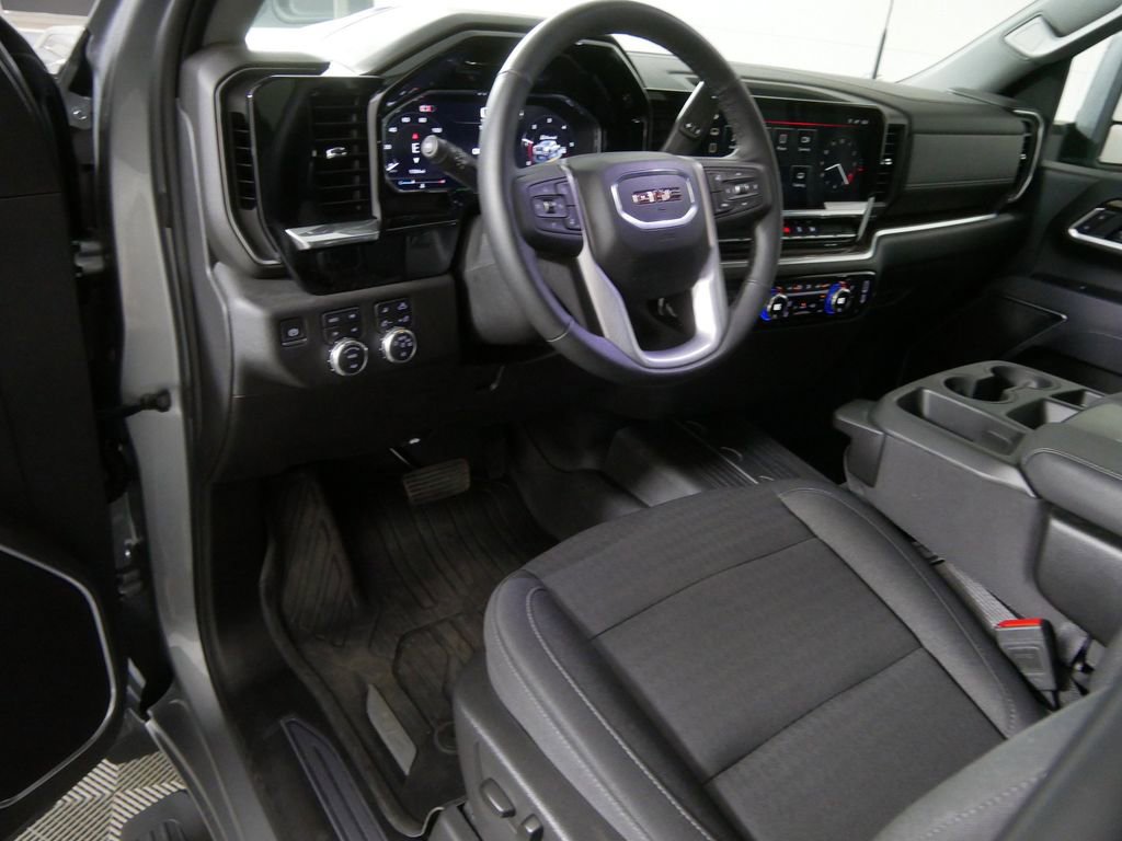 Used 2025 GMC Sierra 2500 SLE w/ Preferred Package AWD/4WD image 17