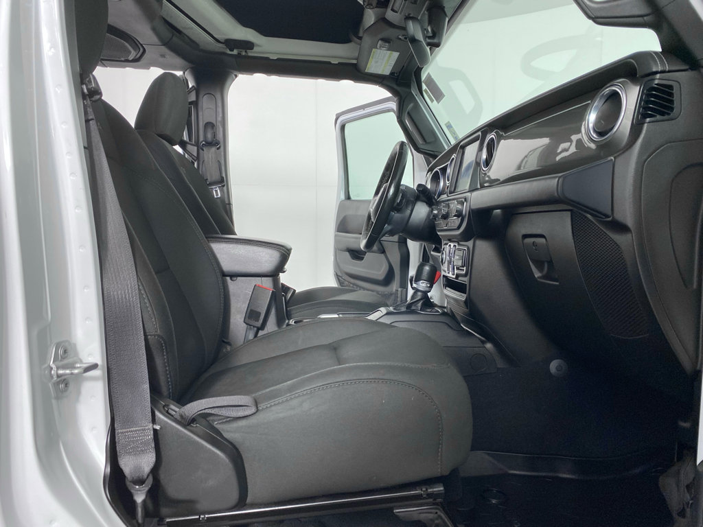 Used 2018 Jeep Wrangler Unlimited Sahara image 14