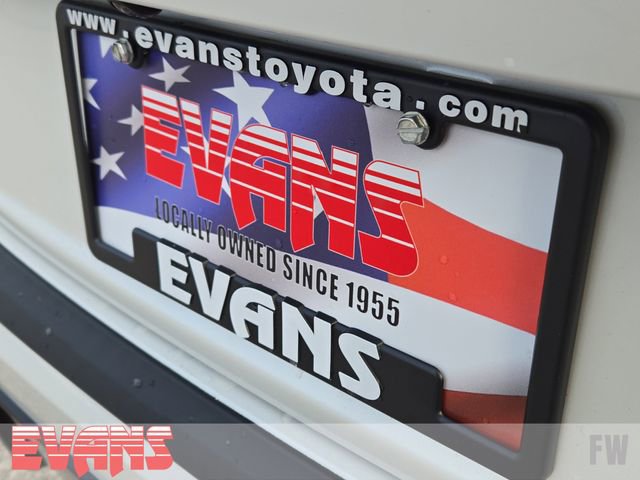 Used 2023 Toyota Corolla SE w/ SE Package image 31