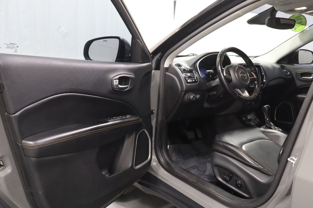 Used 2020 Jeep Compass Limited image 10