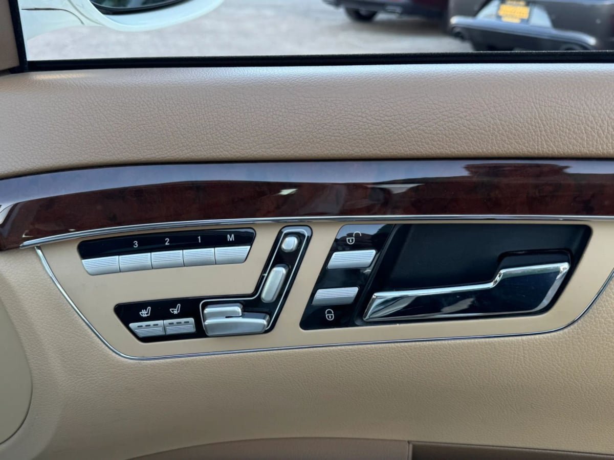 Used 2009 Mercedes-Benz S 550 image 17