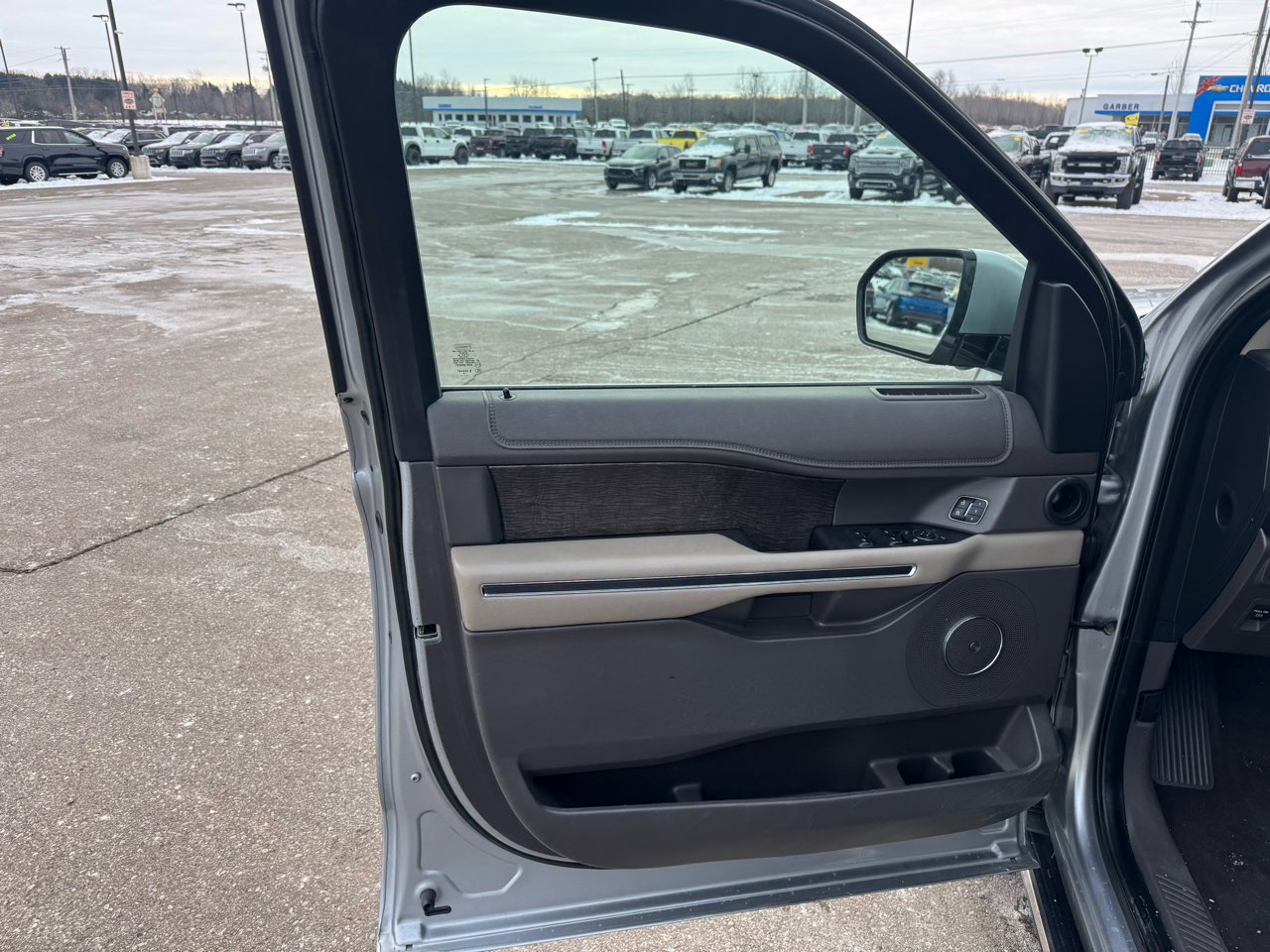 Used 2020 Ford Expedition Limited w/ Equipment Group 302A image 15