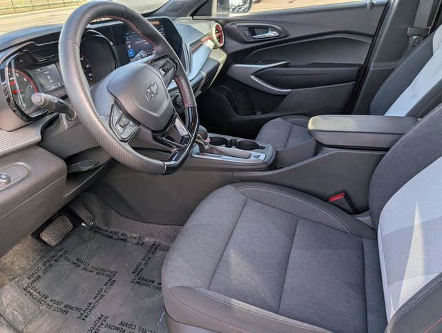 Used 2024 Chevrolet Trax RS w/ Sunroof Package image 11