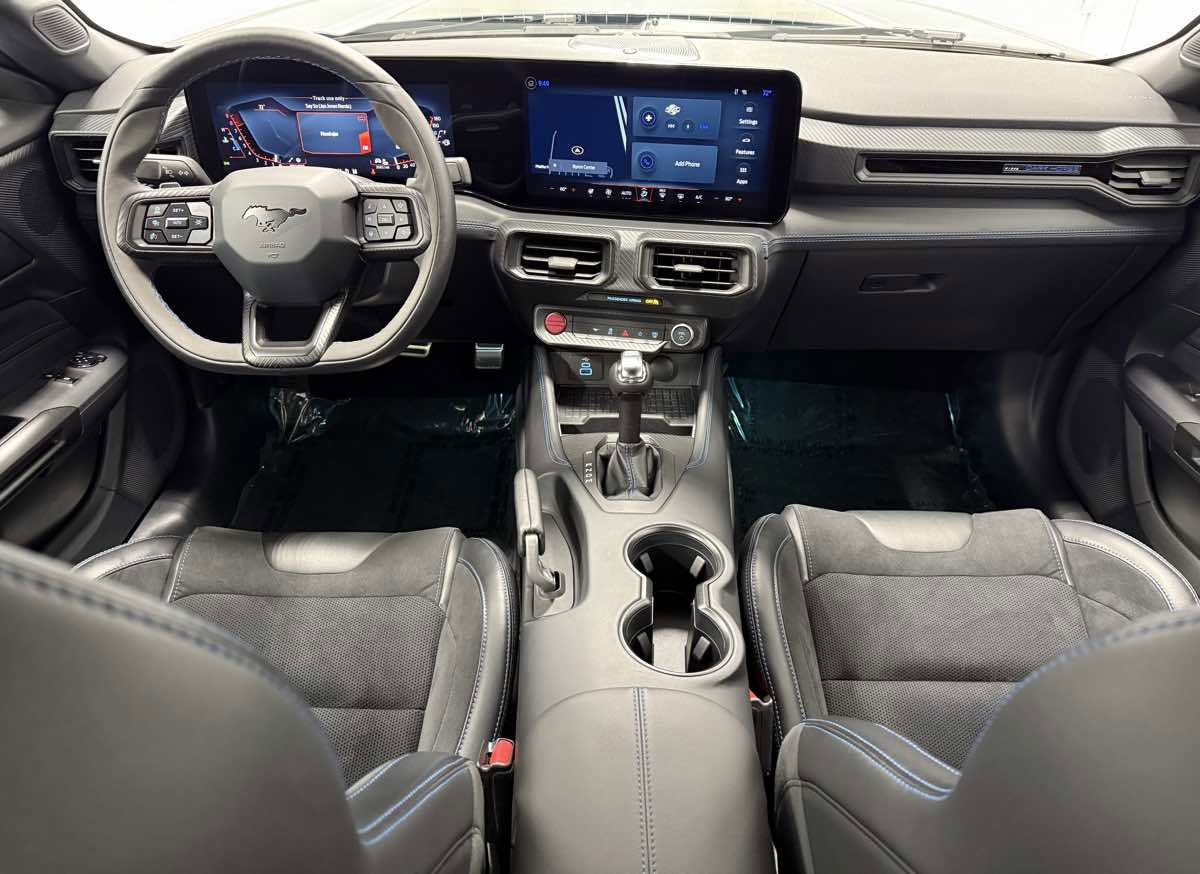 Used 2024 Ford Mustang Dark Horse image 18