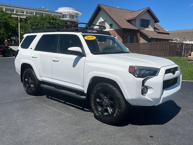 Used 2020 Toyota 4Runner SR5 AWD/4WD image 37