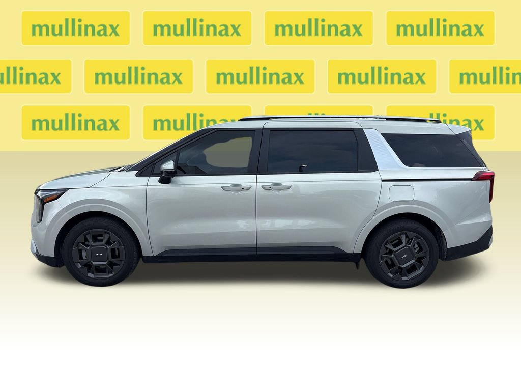 Used 2025 Kia Carnival EX FWD image 12