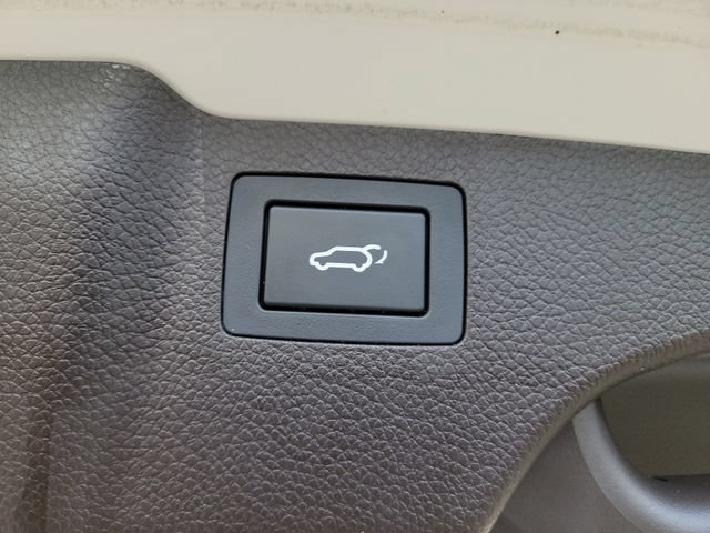 Used 2017 Hyundai Santa Fe Sport w/ 2.4L Tech Package 04 FWD image 14