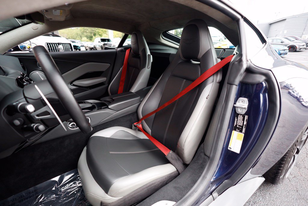 Used 2019 Aston Martin V8 Vantage Coupe RWD image 29