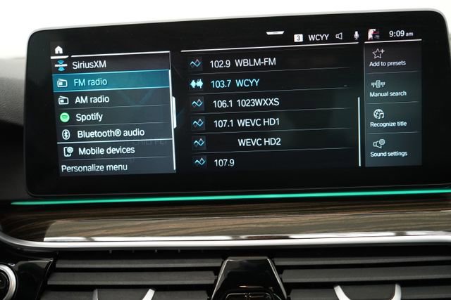 Used 2023 BMW 530e xDrive w/ Convenience Package image 15