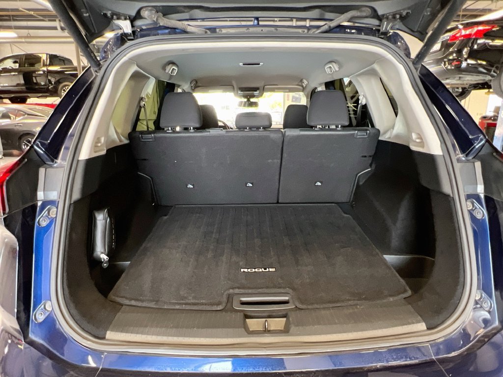 Used 2025 Nissan Rogue SV FWD image 23