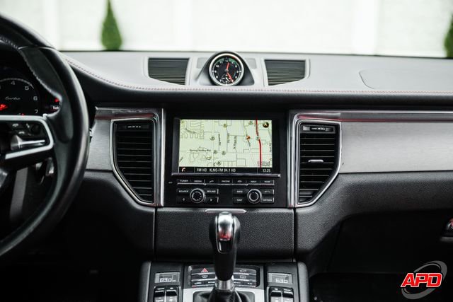 Used 2015 Porsche Macan Turbo image 17