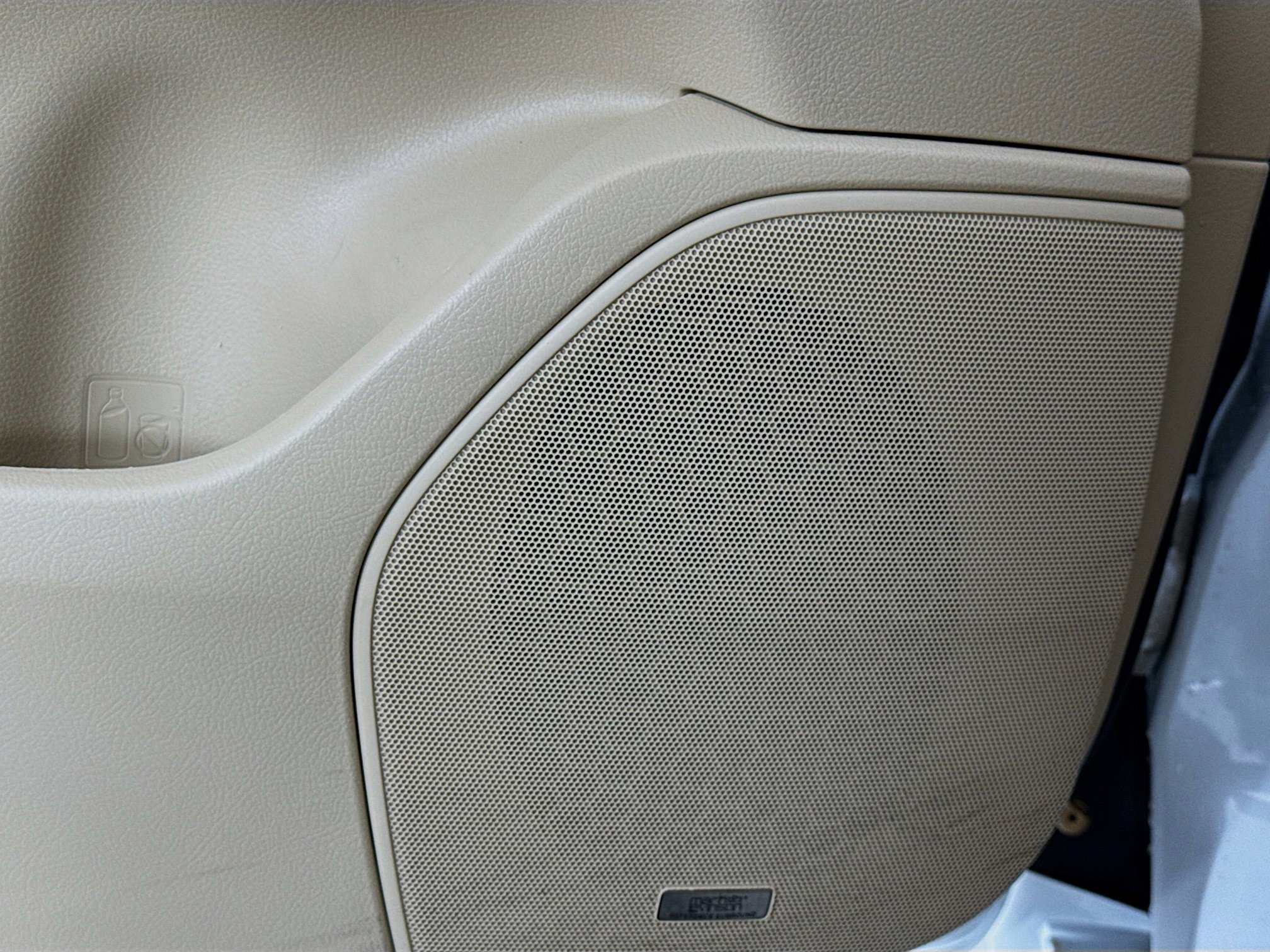 Used 2020 Lexus LX 570 4WD w/ 3rd Row & Luxury Pkg image 19