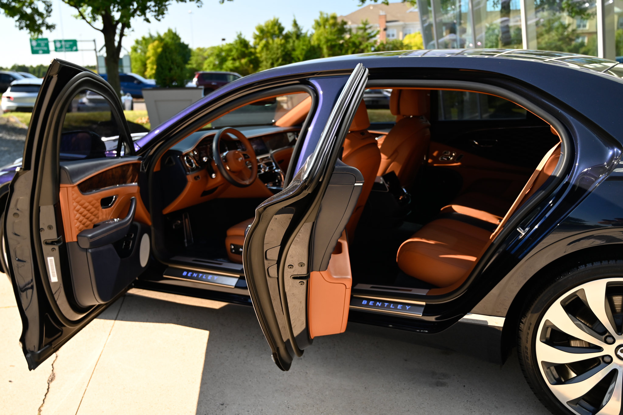 Used 2022 Bentley Flying Spur V8 AWD/4WD image 34
