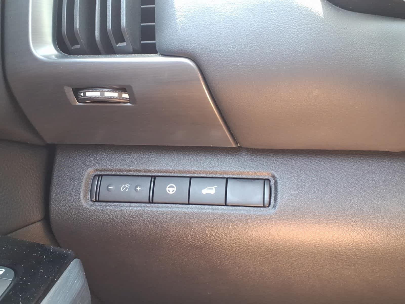 Used 2025 Nissan Pathfinder SL AWD/4WD image 24
