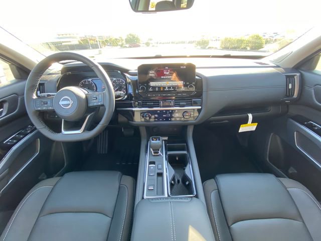 New 2025 Nissan Pathfinder SL image 21