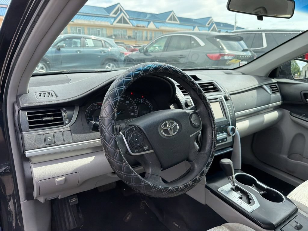Used 2012 Toyota Camry LE FWD image 16