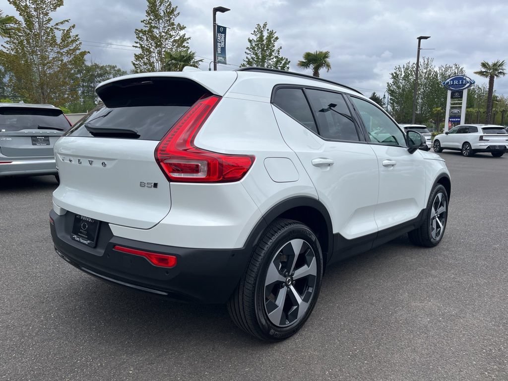 New 2026 Volvo XC40 B5 Plus w/ Protection Package Premier AWD/4WD image 7
