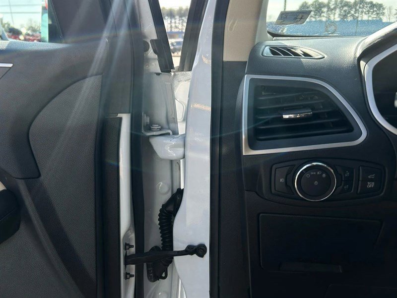 Used 2019 Ford Edge SEL w/ Equipment Group 201A image 15