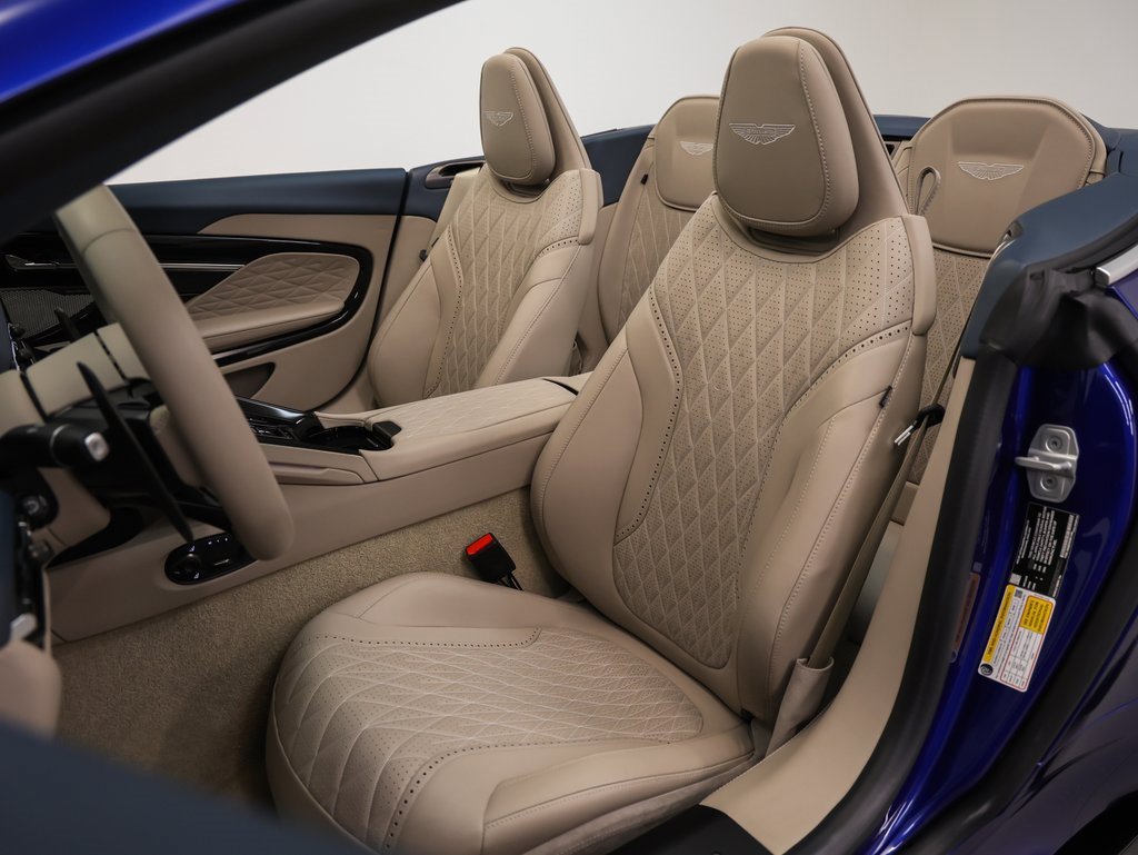 Used 2024 Aston Martin DB12 Convertible image 57