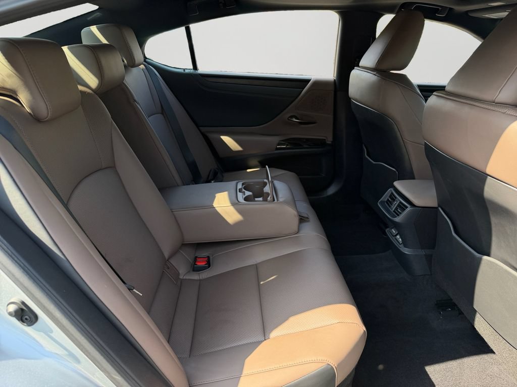 Certified 2025 Lexus ES 300h w/ Premium Package FWD image 10